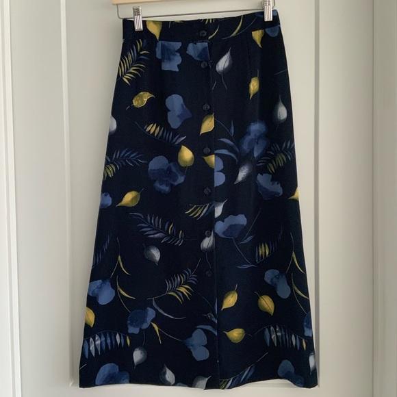 VINTAGE NAVY FLORAL MAXI SKIRT - Picture 1 of 5